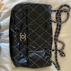 Authentic Chanel purse black leather with chain strap